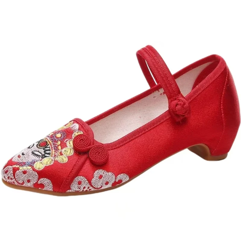 Woman's Ethnic Style Low Heel Facial Makeup Embroidered Shoes Soft Sole Pointed Toe Shallow Cheongsam Shoes Mary Jane Shoes