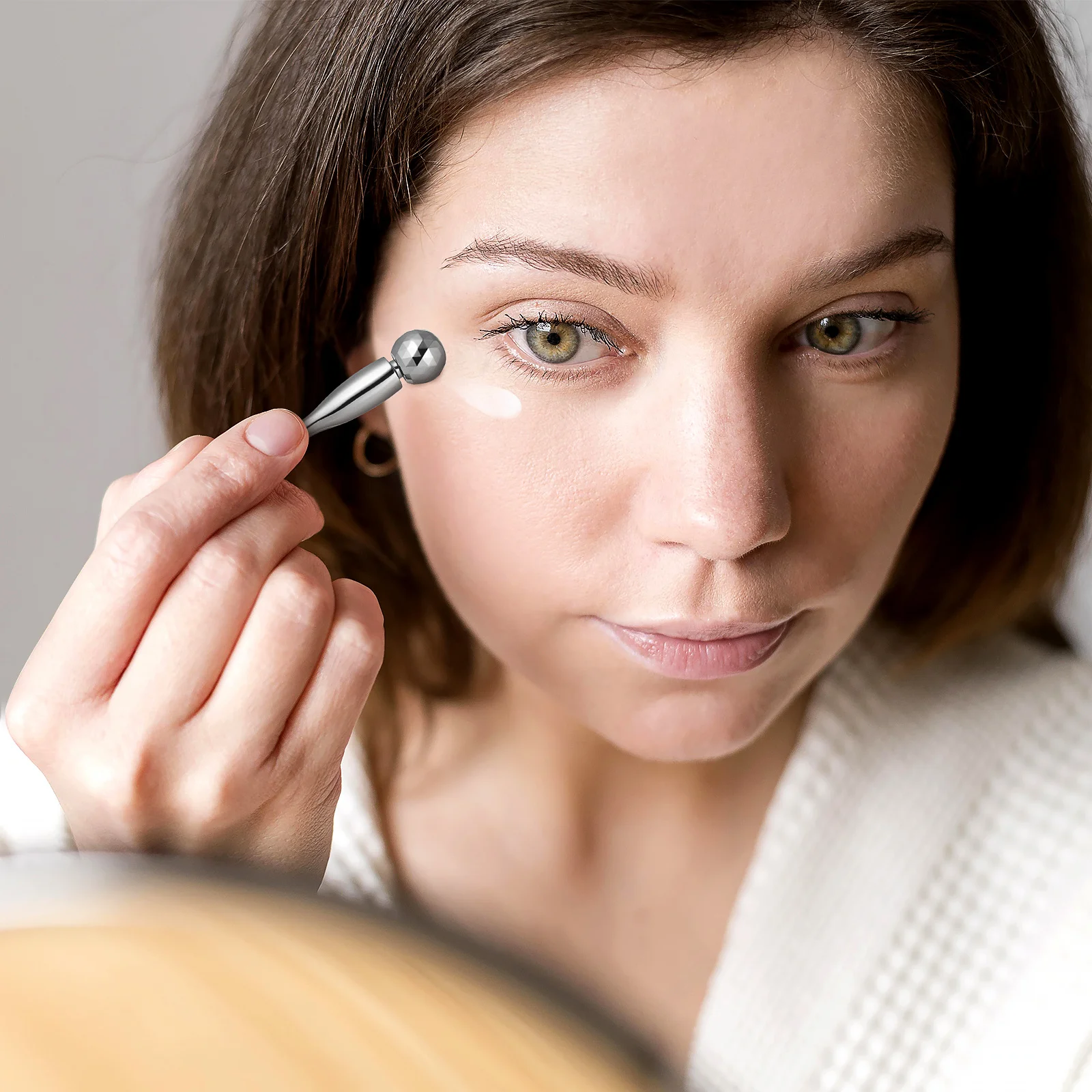 

1 шт., крем для глаз из цинкового сплава, массажер-карандаш, компактный легкий инструмент для массажа глаз, снимает усталость, способствует кровообращению кожи