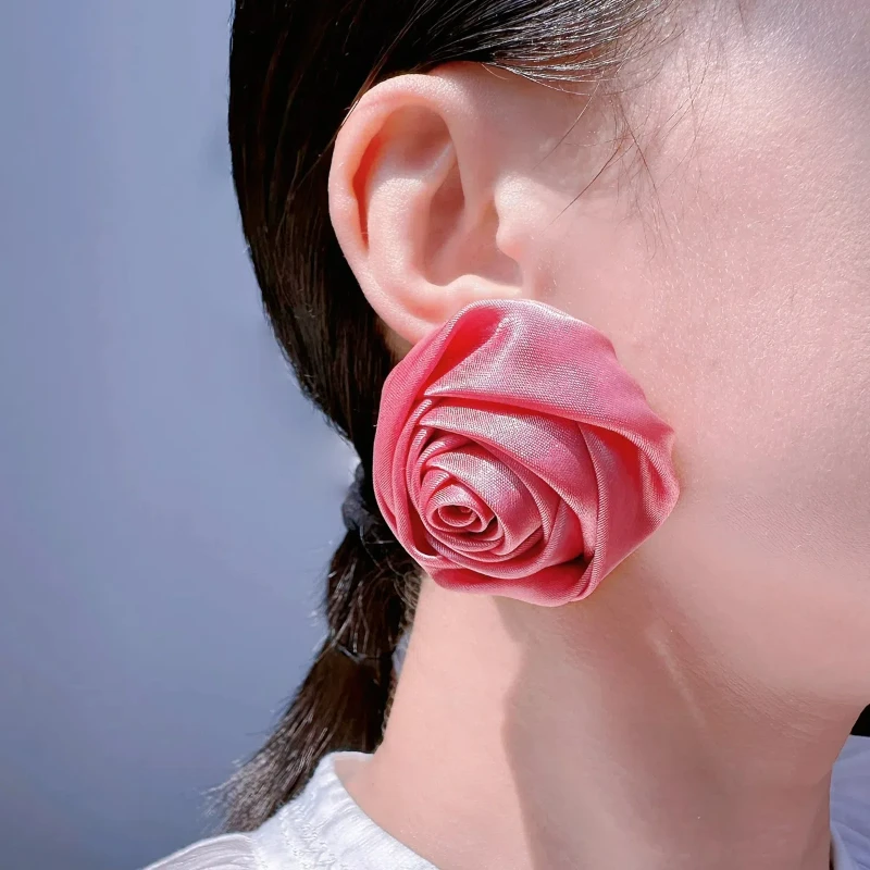 

New Fashion Boho Style Pure Hand-made Satin Fabic 3D Rose Gentle Pink Romantic Big Flowers Exaggerated Stud Earrings for Women