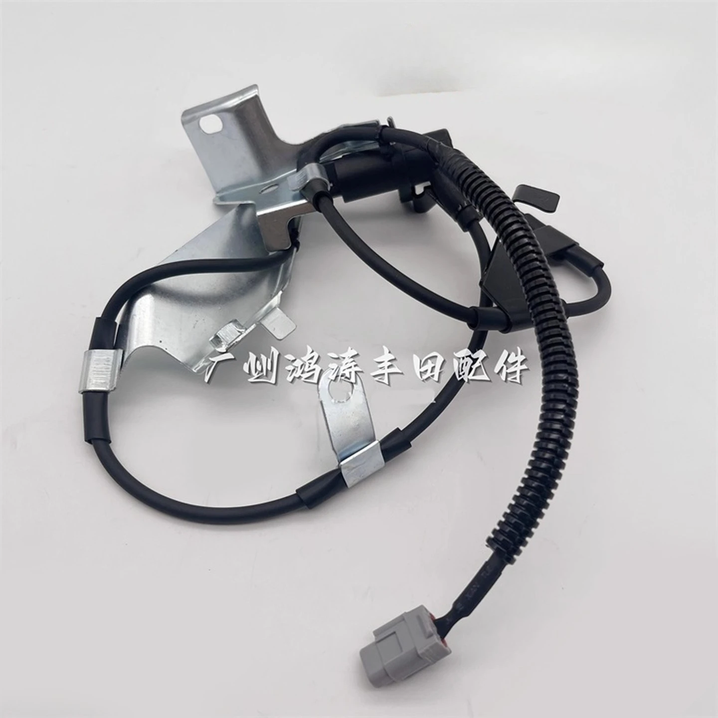 

1pcs For Toyota Land Cruiser LC100 4700 4500 Front and Rear ABS Sensors