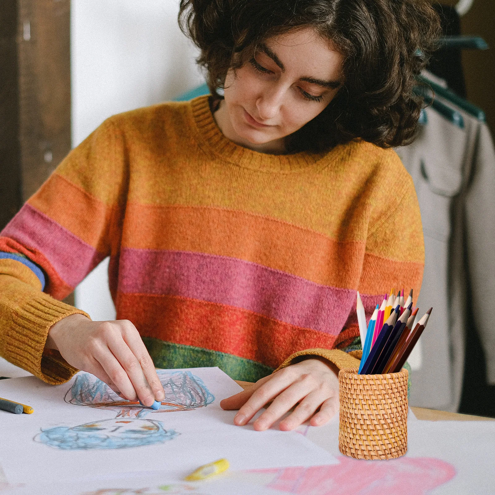 

Retro Rattan Pen Holder Cylinder Pots Makeup Brush Desktop Basket Stationery Organizer