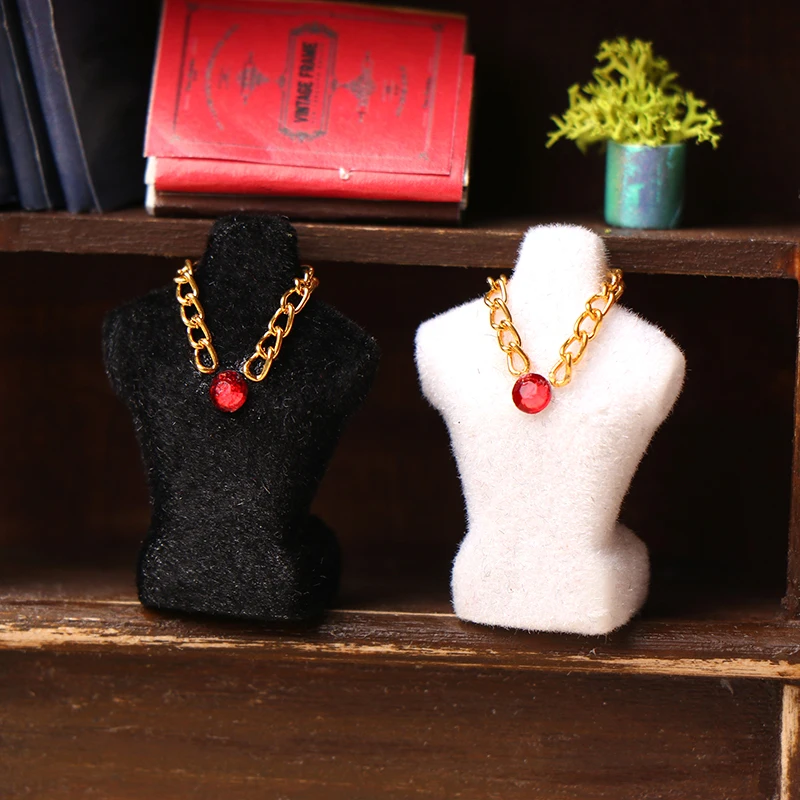 ชุดขาตั้งโชว์สร้อยคอสำหรับบ้านตุ๊กตา พร้อมโมเดลสร้อยคอ ขาตั้งเครื่องประดับจิ๋ว อุปกรณ์ประกอบฉากถ่ายภาพฉากจิ๋วสำหรับบ้านตุ๊กตา