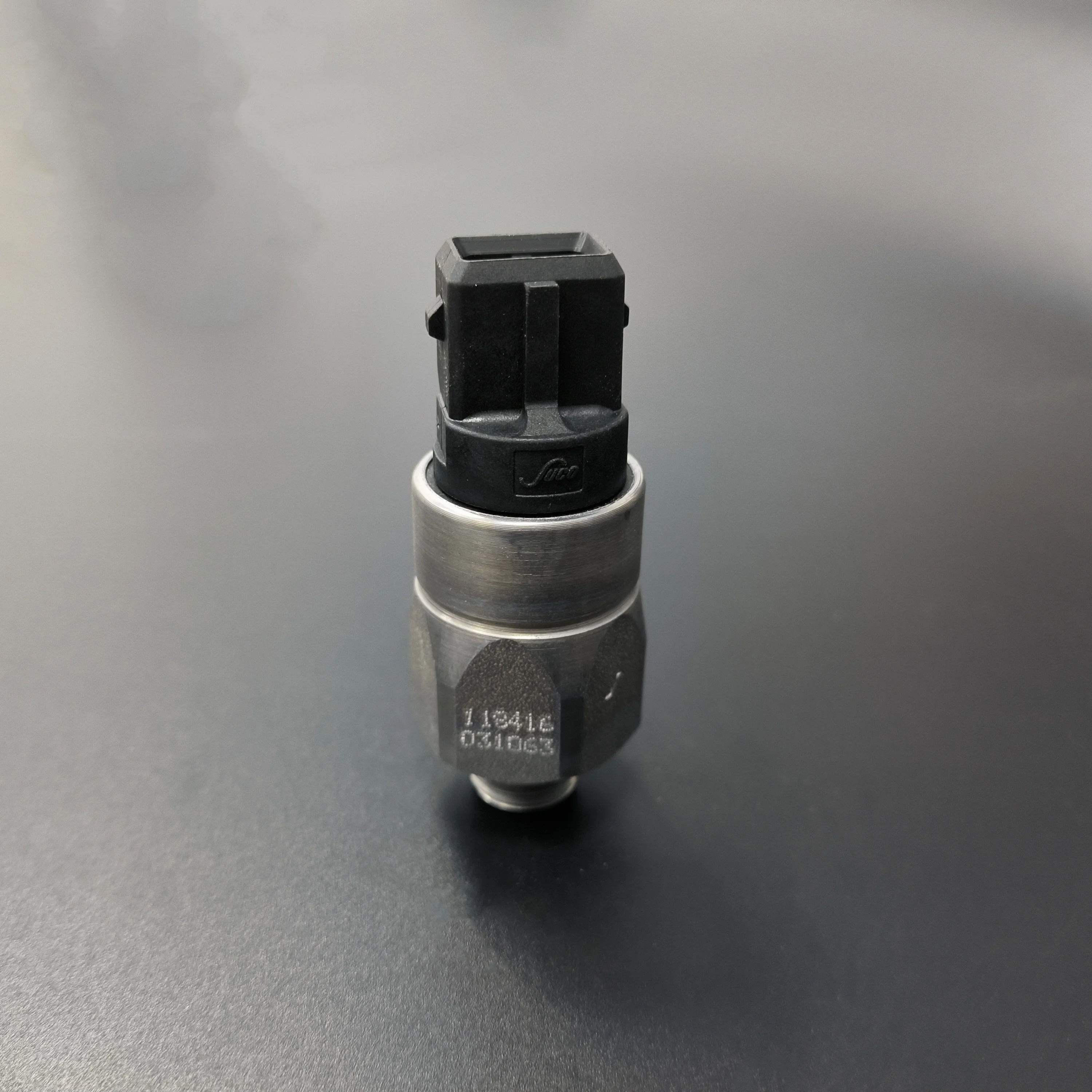 Forklift Spare Parts 51240771 Hydraulic Pressure Switch High Precision Pressure Monitoring Parts