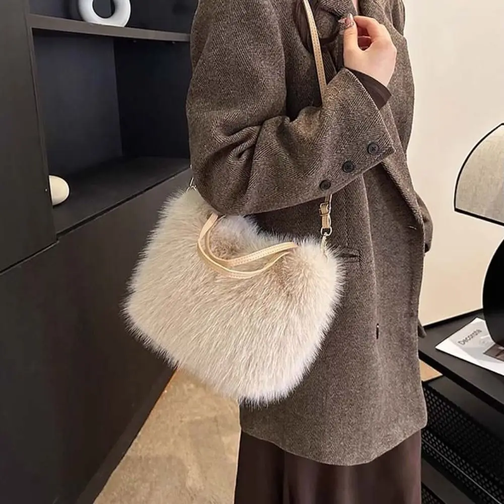 Korean Style Plush Square Crossbody Bag Solid Color Niche Design Faux Rabbit Fur Handbag Tote Bag Handbag Small Phone Bag image 5
