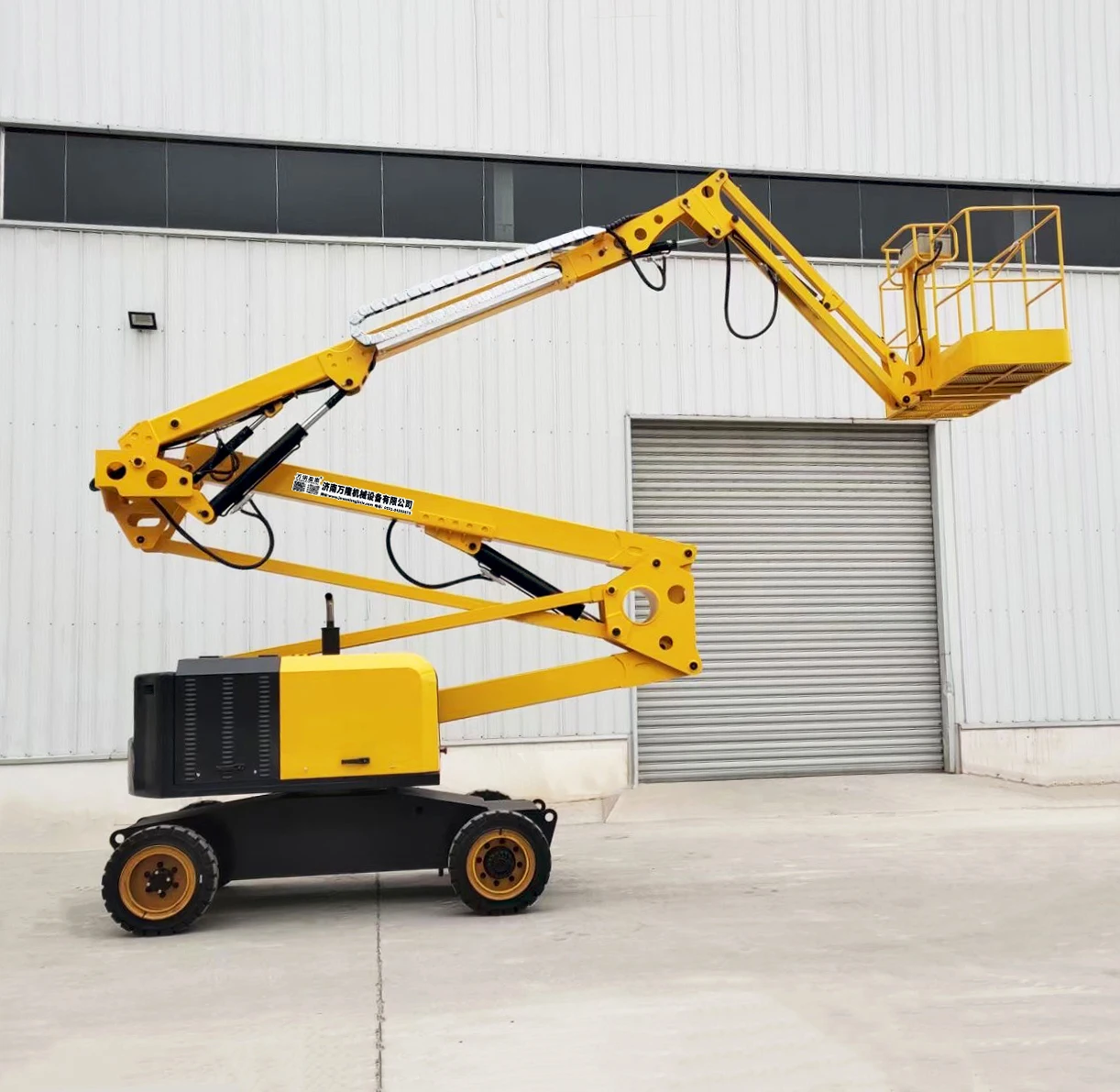 22M Extended Reach Articulating Boom Lift Aerial Work Platform Dual Hydraulic Cylinders for Smooth Vertical Movement