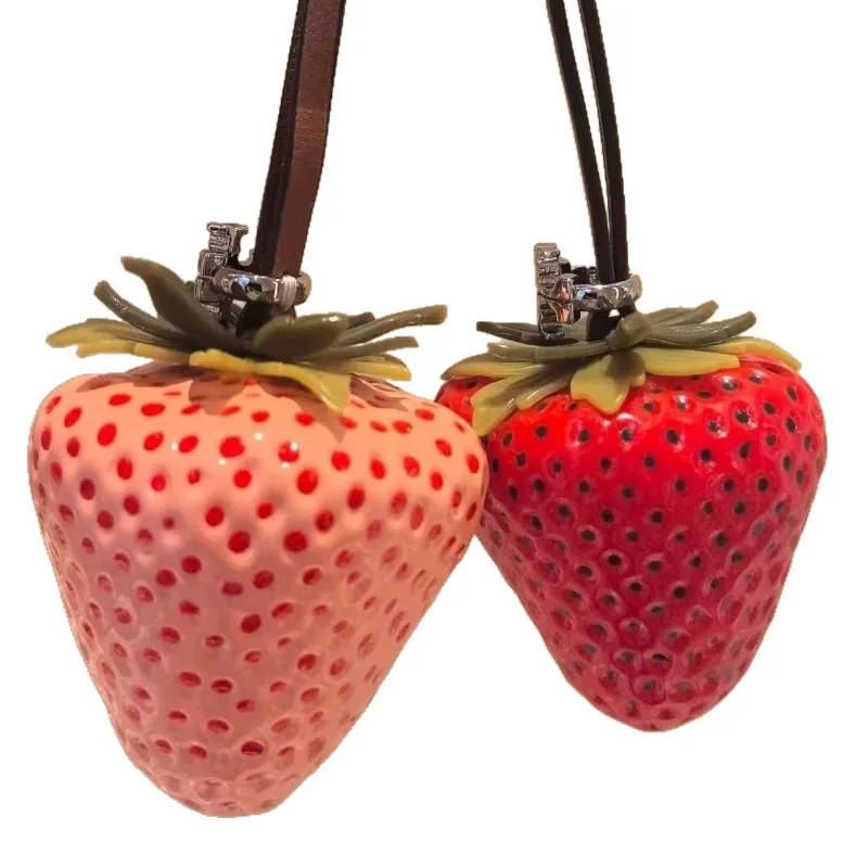 

Niche design strawberry pendant keychain cute red pink bag pendant accessory pendant