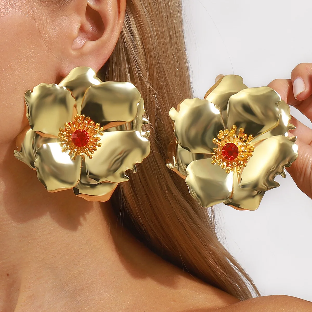 E14199 Foreign trade personality exaggerated metal large flower stud earrings, fashionable temperament diamond-set flower high-e