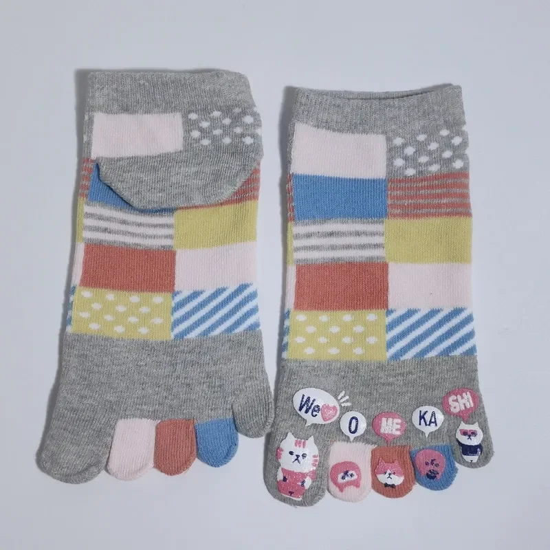 4 Pairs Plaid Cartoon Cute Socks Ladies Split Toe Socks Cotton 5 Finger Socks Set For Women