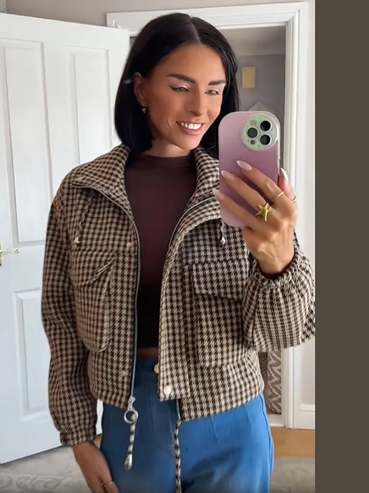 Retro-Karo-Stehkragen-Kurzjacke für Damen, lässig, langärmelig, mit durchgehendem Reißverschluss, Kordelzug, Taschen, lockerer Mantel, für den Alltag im Herbst, Streetwear-Oberbekleidung. – Detail 14