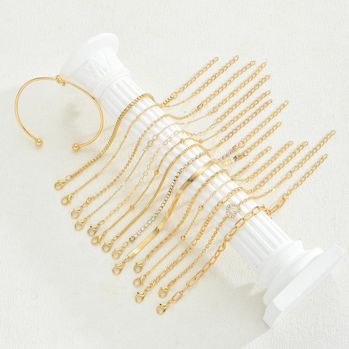 أزياء أنيقة القلب الزركون سحر سوار مجموعات للنساء خمر الحد الأدنى متعدد العناصر تويست سلسلة أساور معدنية مجوهرات