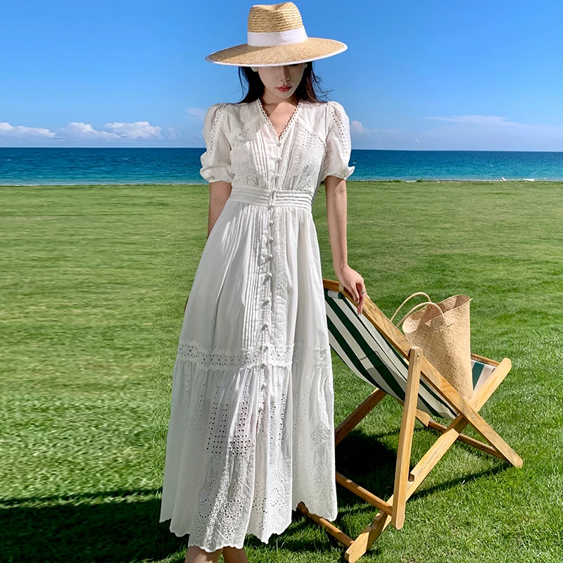 Sanya Seaside Vacation High-Grade Fairy Temperament Slimming Retro French sle Dress White Embroidery Long dress Women Summer