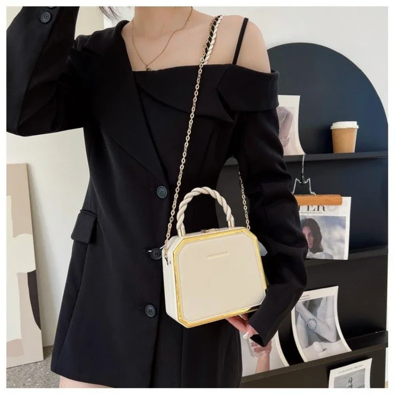 Female Bags on Sale 2024 High Quality Westernized Minimalist and Versatile High-end Box Bag New Exquisite Chain Crossbody Bag