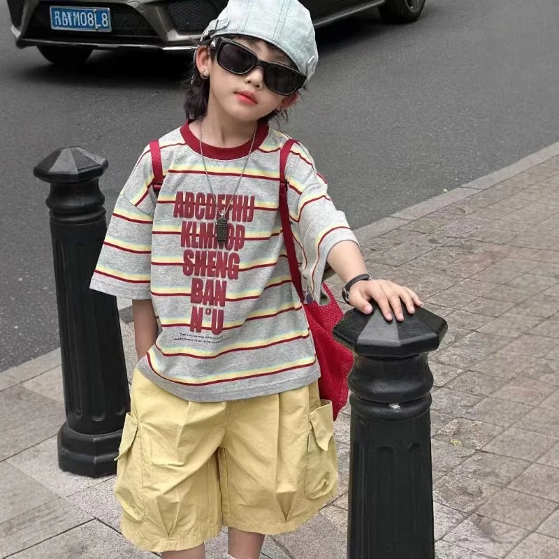 

Новая полосатая футболка с короткими рукавами для мальчиков из чистого хлопка, корейская версия, свободная детская одежда, лето 2025, с короткими рукавами