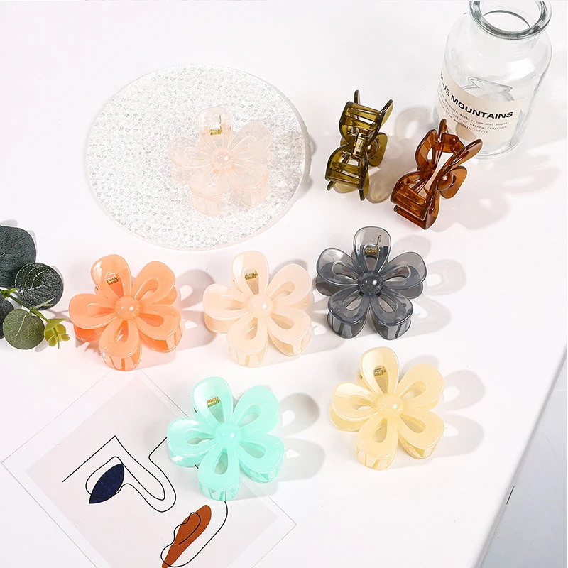 1Pc 7cm Korean Woman Hair Claw Hollowed Flower Middle Size Hair Clips For Women Daily Headwear Styling Girls Hair Accessories