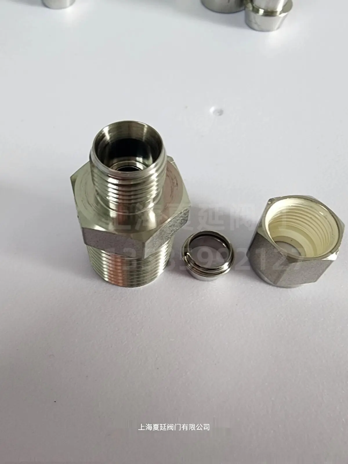

SS-CM-FL6-RS4 American Fairtock 6 Series Instrument Pipe Stainless Steel Double Card Sleeve Male Thread Joint