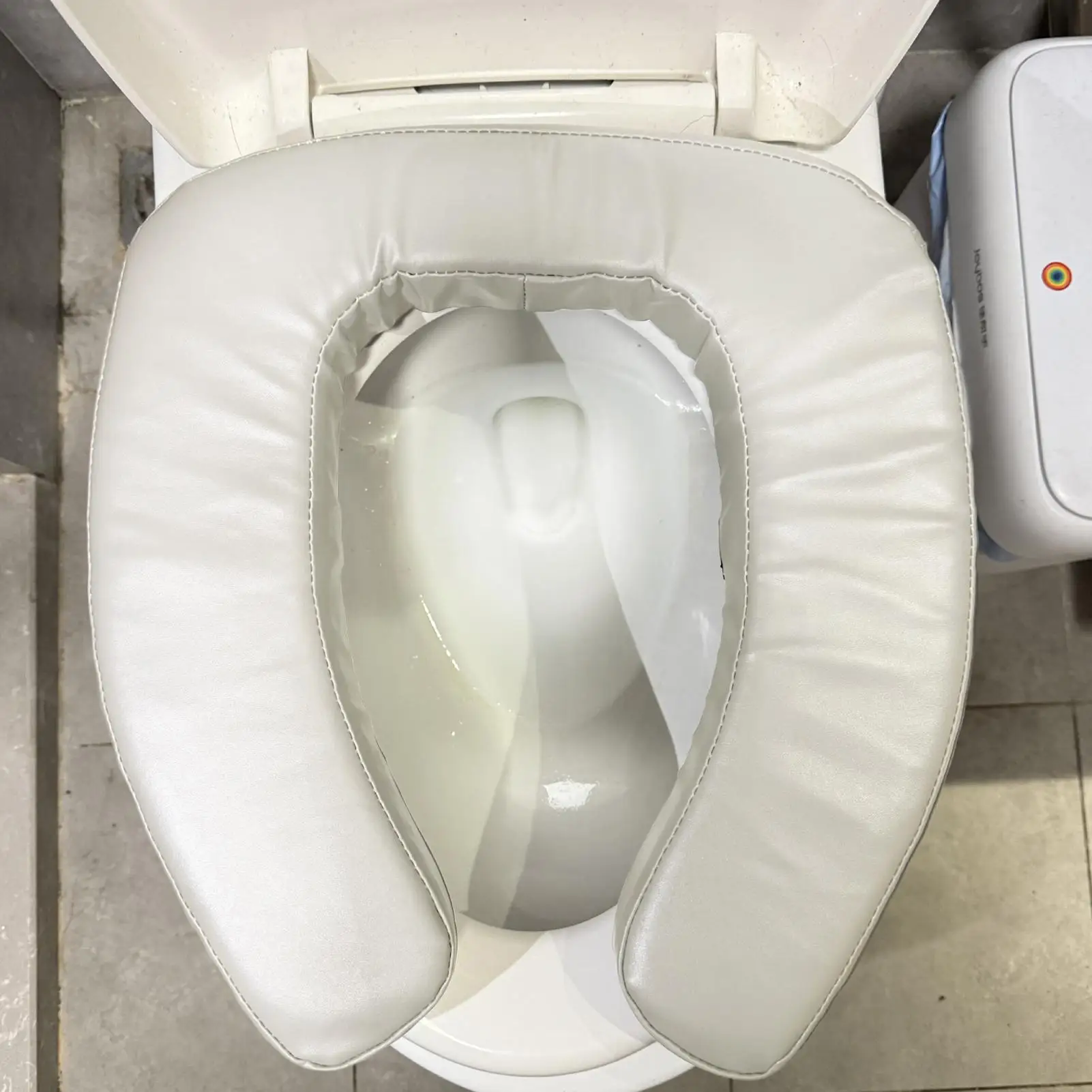 Padded Toilet Seat Riser Waterproof Elevated Toilet Cushion Portable Raised Seat Extender for Bathroom, Elderly & Seniors