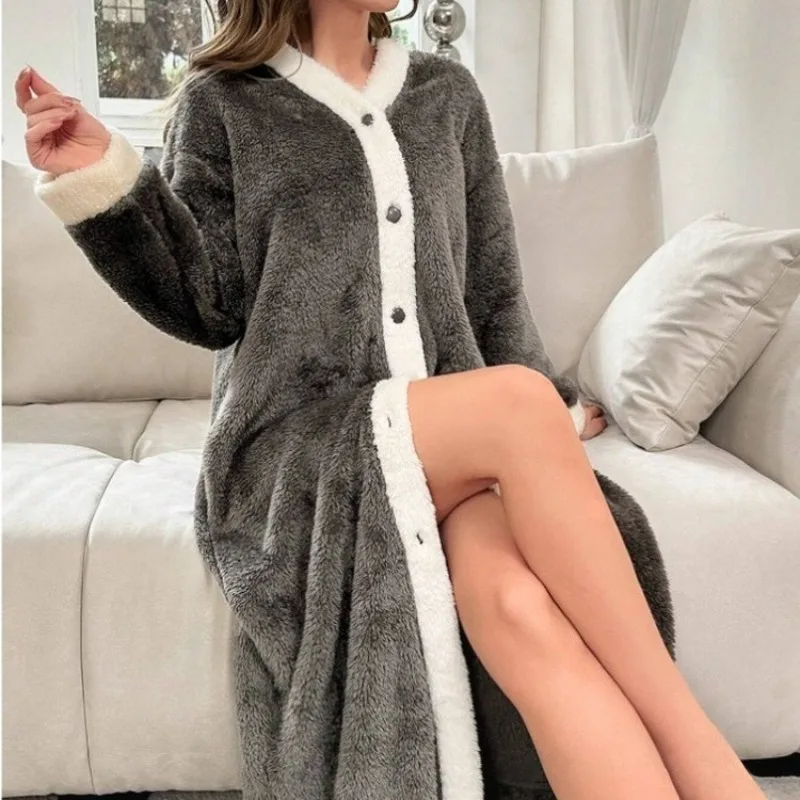 

Новые женские теплые пижамы и домашняя одежда (халаты) для весны и осени 2026 года