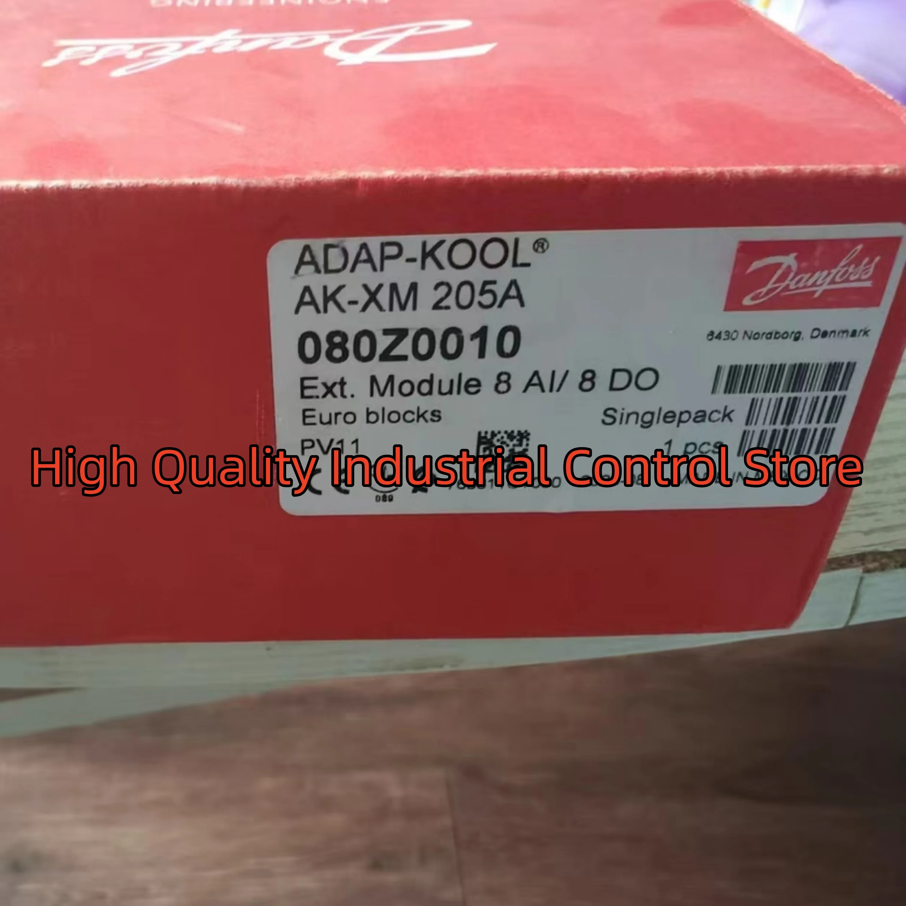 

Новый модуль ввода/вывода 080Z0010 AK-XM205A 080Z0017 AK-XM205B в коробке