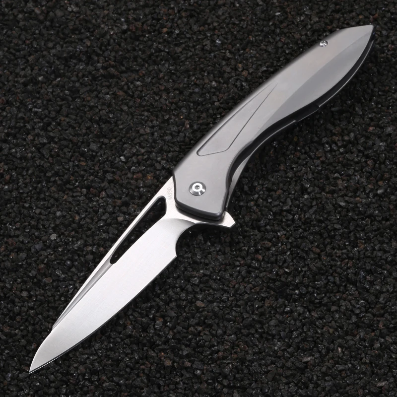 Titanium alloy folding knife EDC folding knife, multi-purpose travel knife, mostly used for self-defense cutting, gifts