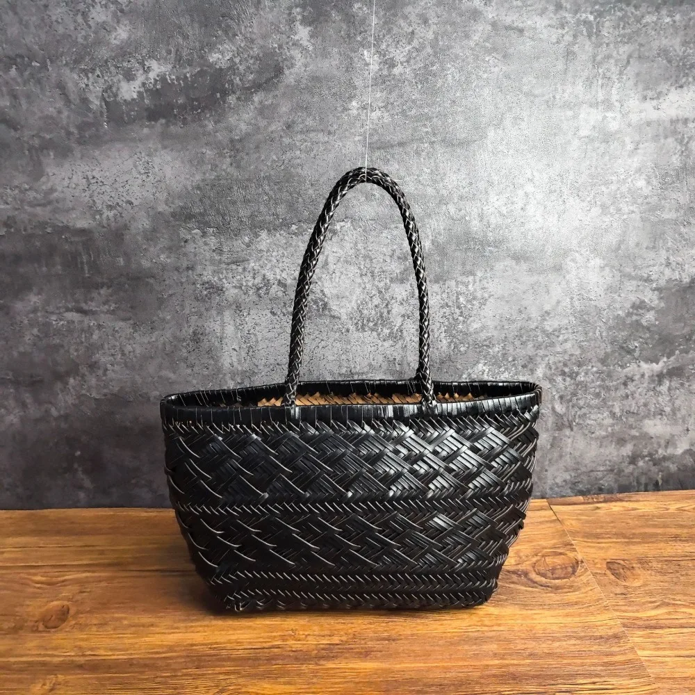 

2026 Leather Handmade Women's Exquisite, Unique and Versatile High Fashion Simple Classic Woven Comfortable Sweet Elegant