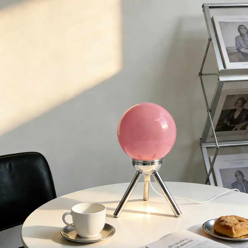 

Настольная лампа Bauhaus в форме шара, в американском постмодернистском стиле, для спальни девочек, детской, общежития, прикроватная, для создания атмосферы, декоративная