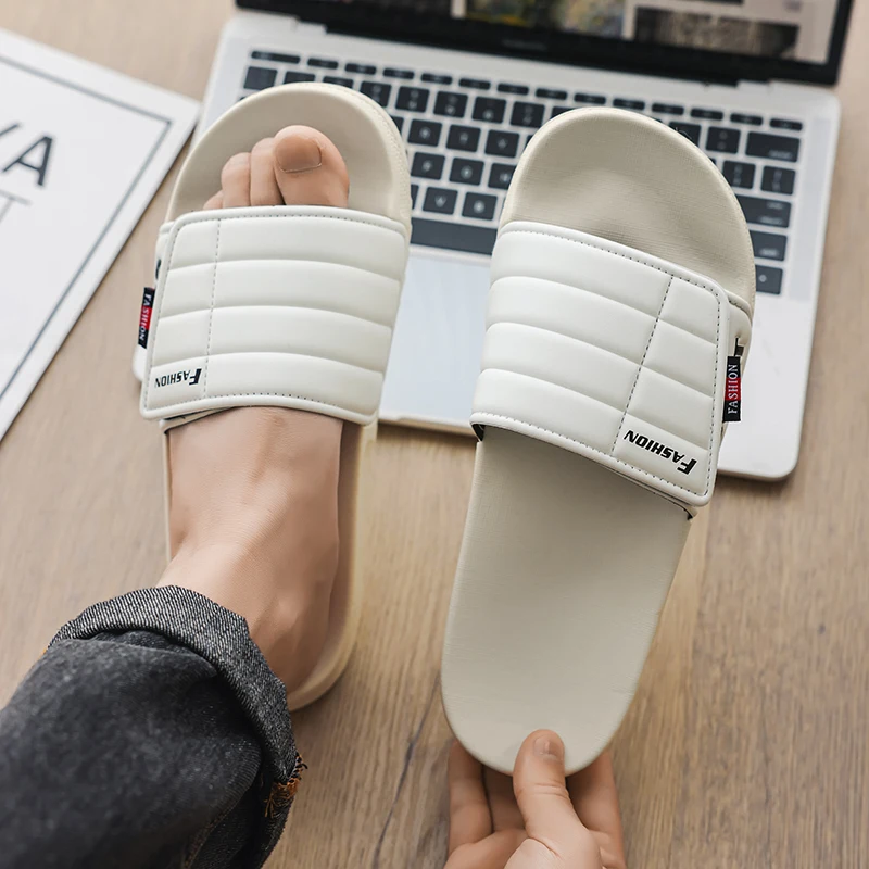 MAEDEF شباشب رجالي للرجال صيف 2025 شباشب منزل غير قابلة للانزلاق نعل ناعم صنادل حمام مريحة أحذية الشاطئ للرجال زوجين