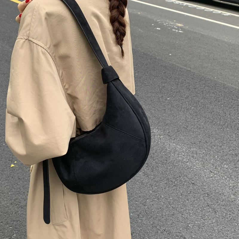 

2025 Retro Trend Solid Color Splicing Leather Shoulder Bag Women Korean Fashion Handbags and Purses Lady Crossbody Bag