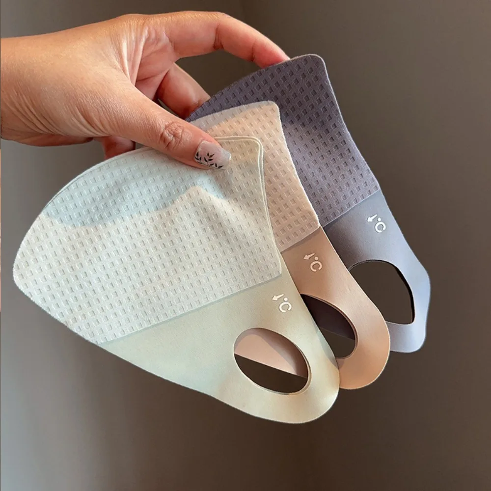 

Hot Sale Breathable Ice Silk Mask Anti-UV Anti Pollen Riding Face Mask Cellular Ultrathin Sunshade Mask Outing