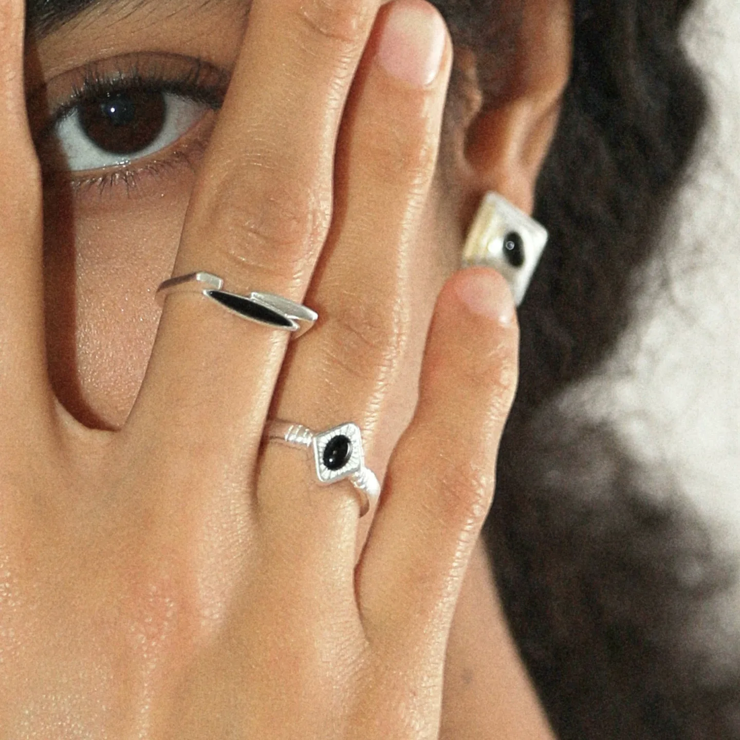 Retro Fashion Simple Geometric rhombus White Fritillaria rings for women Design Sense Black Agate Ring Adjustable Party Jewelry view 4