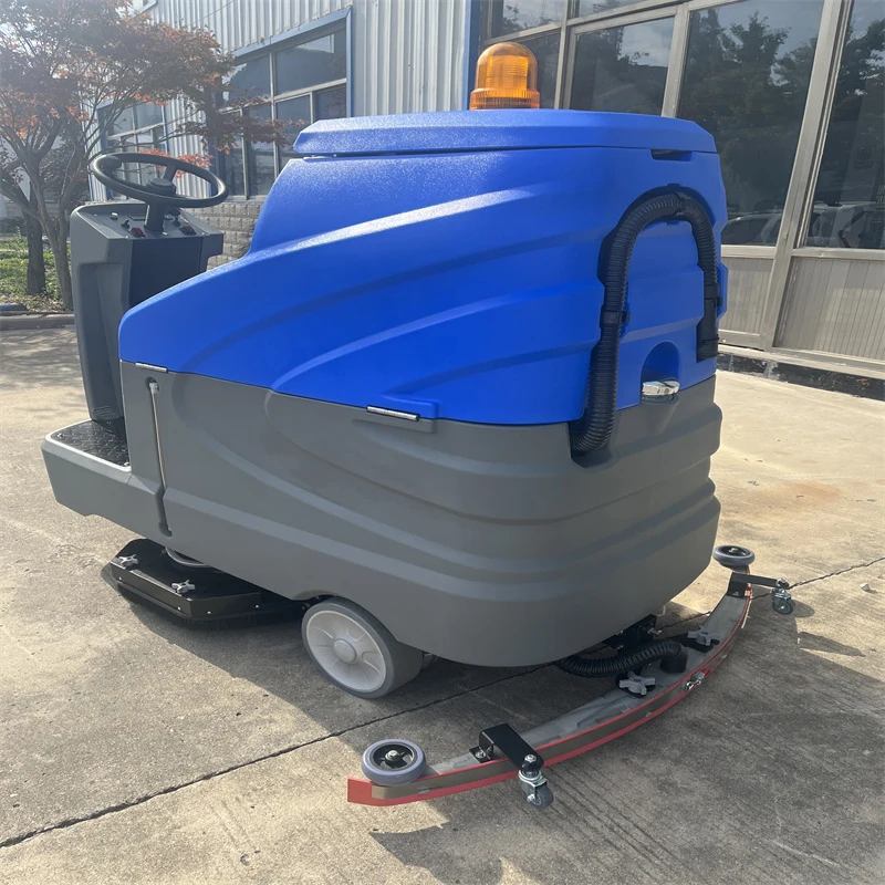 950 Lavapavimenti Macchina per la pulizia e l'aspirazione Spazzatrice tre in uno Tipo di auto Lavatrice per spazzare e pulire