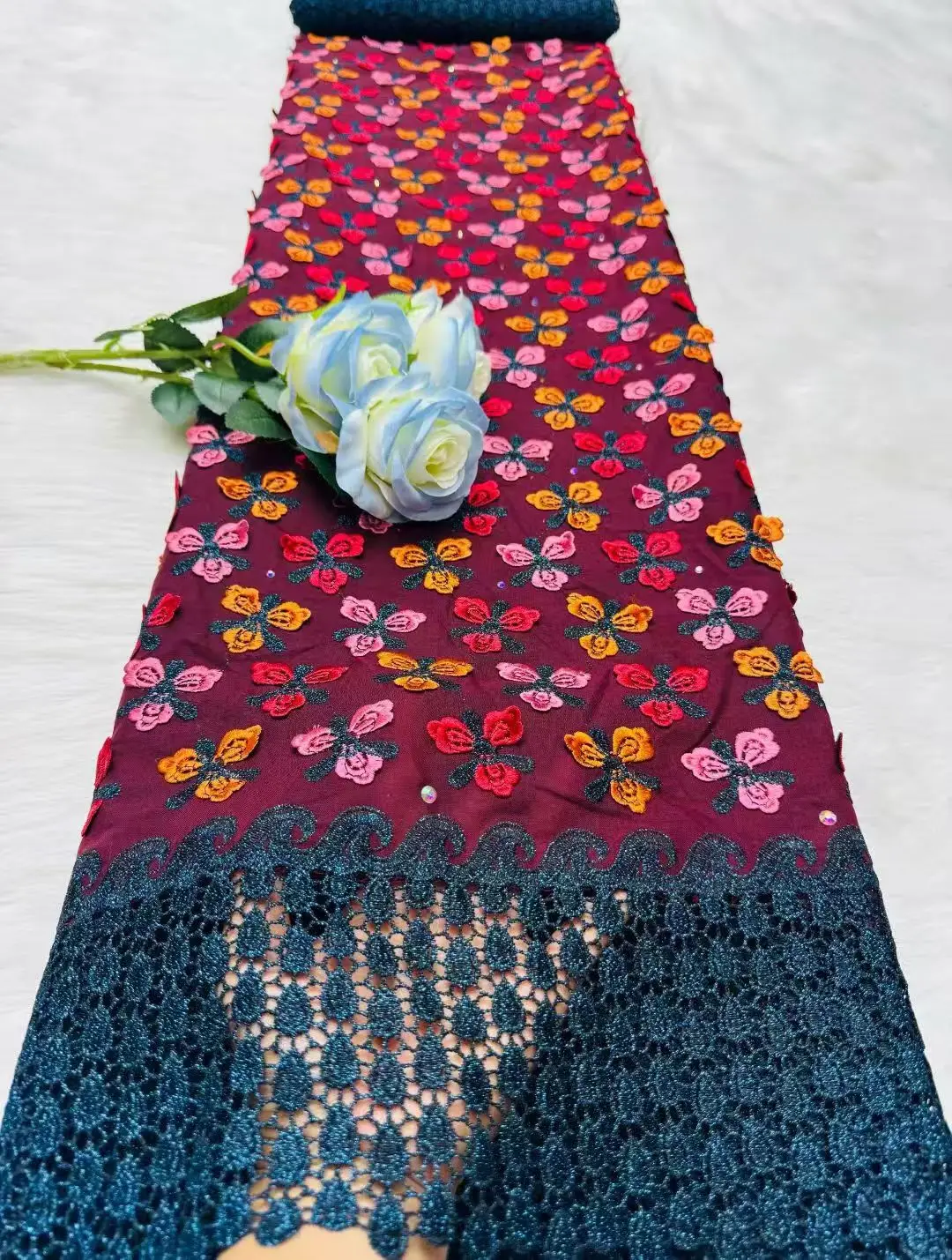 

Праздничное швейцарское кружево вуаль в Швейцарии с 3D цветочной аппликацией и камнями 2026, супер качественная водорастворимая ткань для свадьбы