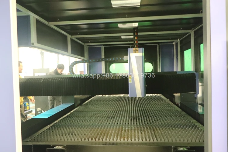 1000W 1500W 2000W Metal Laser Cutting Machine 3 Axis 4 Axis CNC Sheet Metal Fiber Laser Cutting Machine