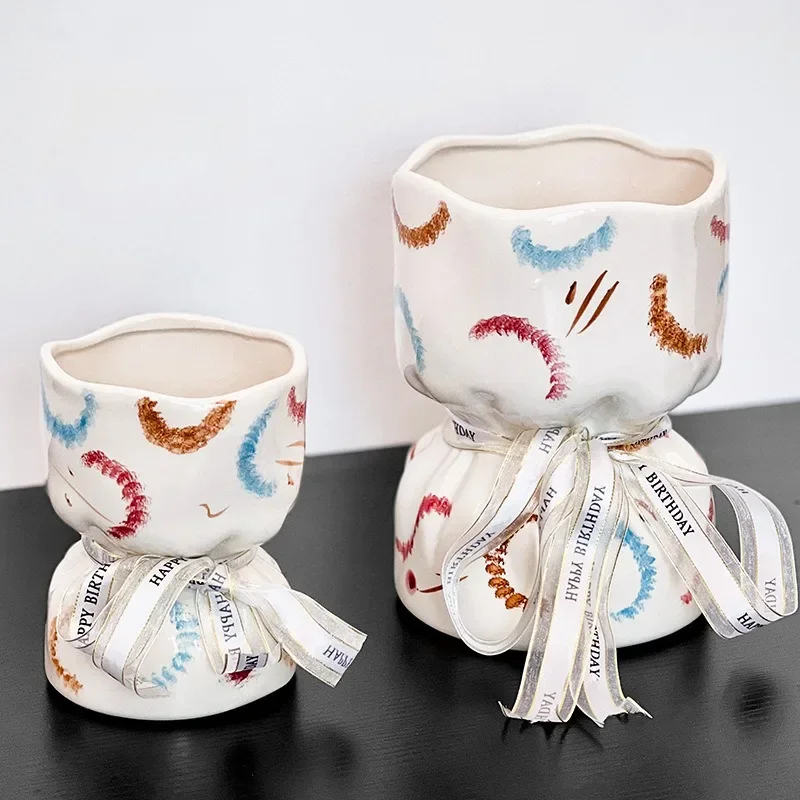 Ins Creative Bouquet Ceramic Vase Girls' Souvenir Vase Flower Arranger Home Ornament  Jarrones Decorativos Moderno