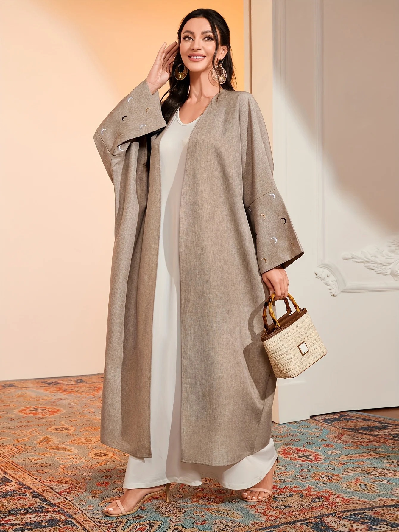 Nuevo diseño de puño Abaya abierto en forma de luna, color Beige islámico, para uso diario islámico modesto en los Emiratos Árabes Unidos, Dubai, ocasiones religiosas de Oriente Medio