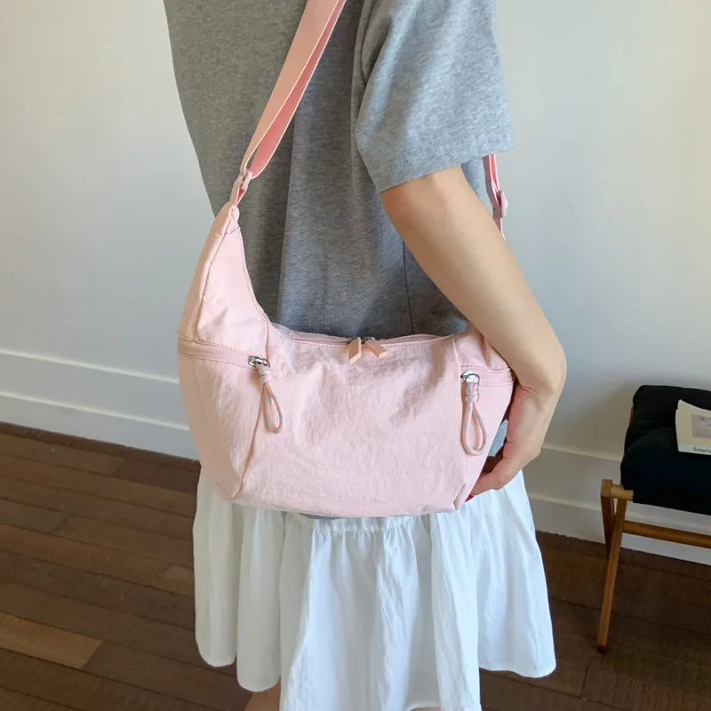 

2025New dumpling bag, lightweight and versatile crossbody bag, waterproof nylon large-capacity shoulder bag, casual crescent bag