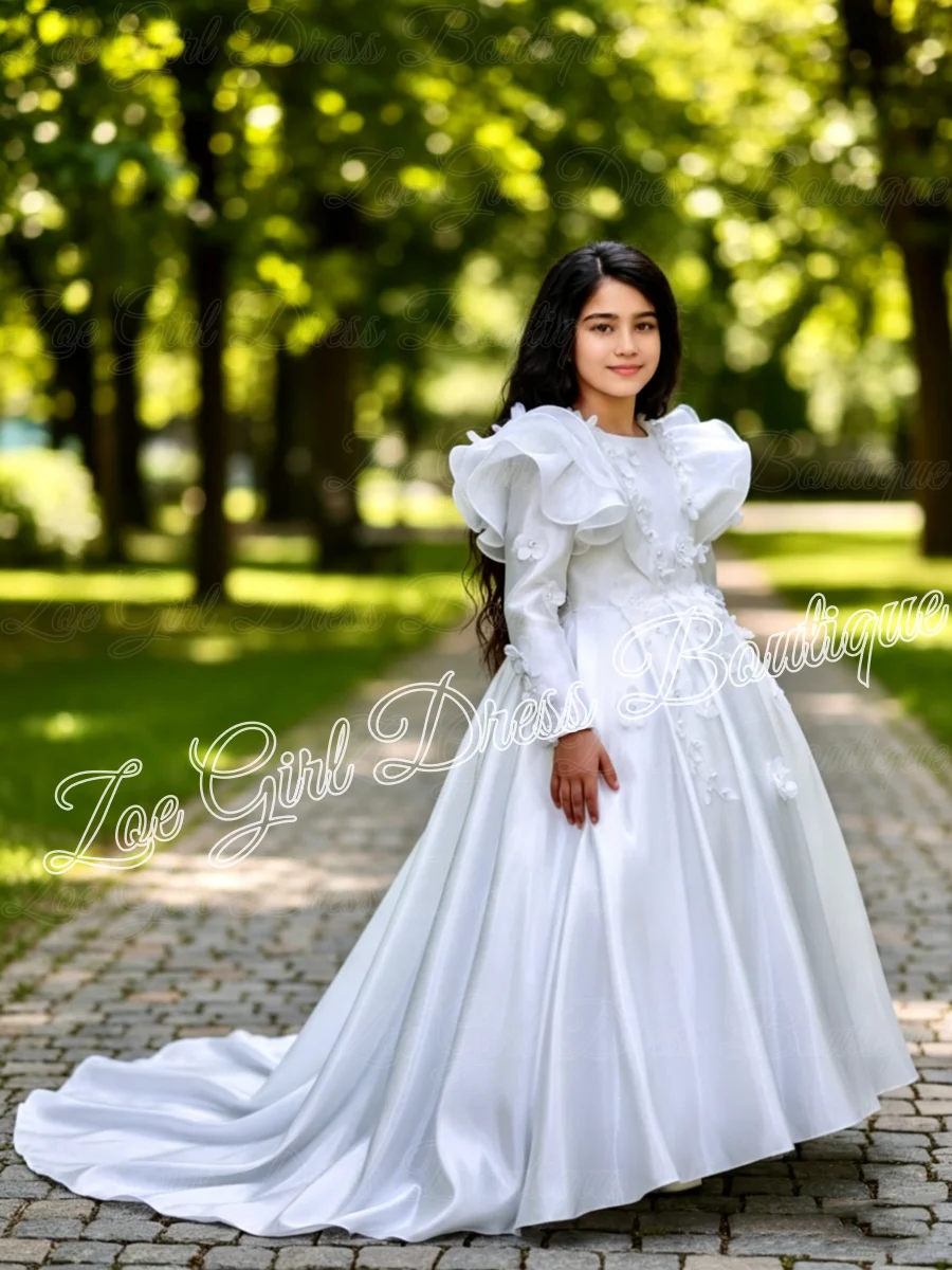Weiße Satin-Blumenmädchenkleider für Hochzeiten mit floralen, bodenlangen Mädchen-Geburtstagskleidern, Rüschen, Erstkommunionkleid, individuell gestaltet