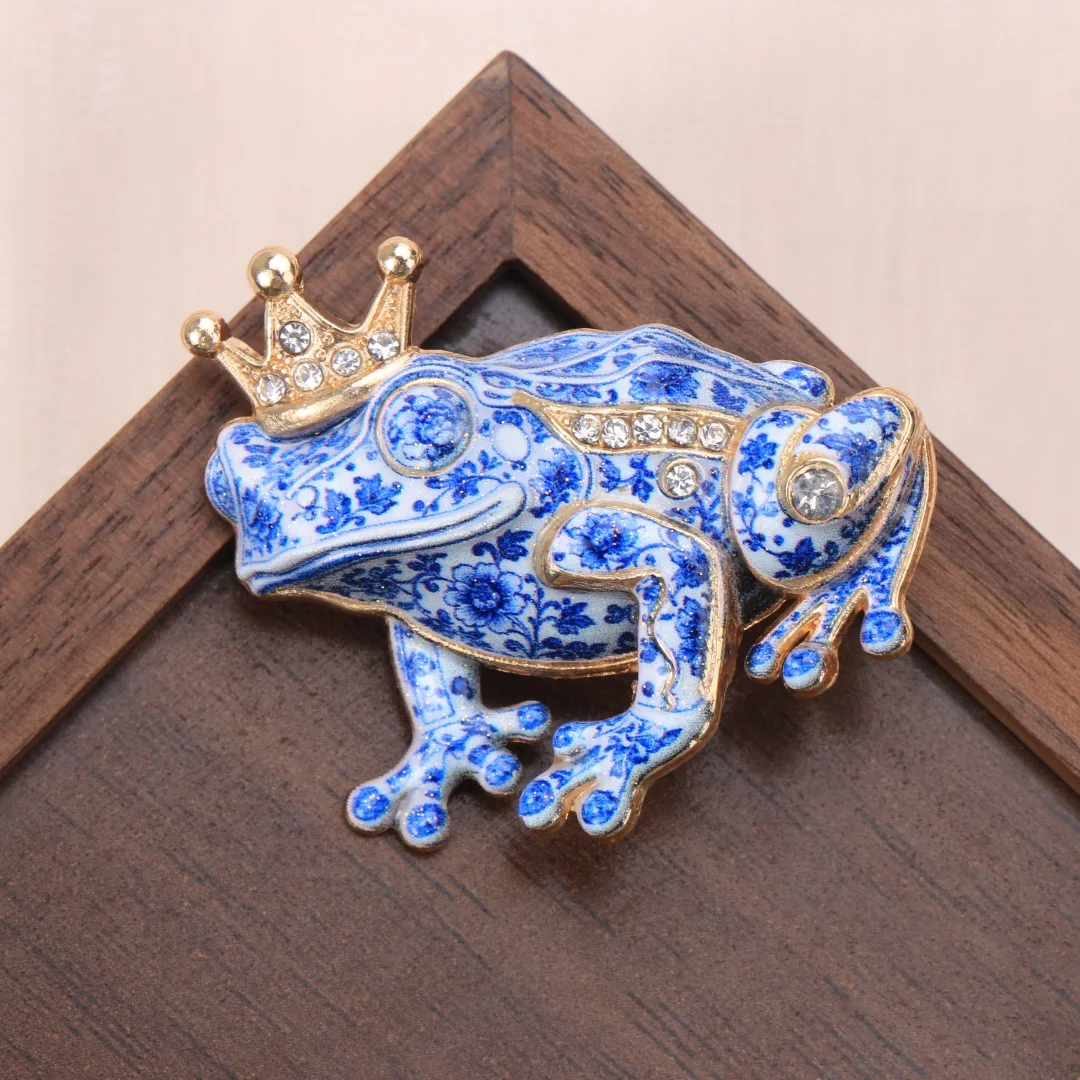 Broschen im chinesischen Stil mit blau-weißem Porzellanmuster für Männer und Frauen, mit Insekten-, Tier-, Pflanzen- und Blumenmotiven.