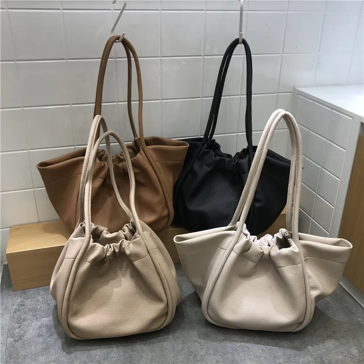 

2024 Bat-shaped Bag Female Fashion Pleated Shoulder Female Commuter Armpit Purses And Handbags