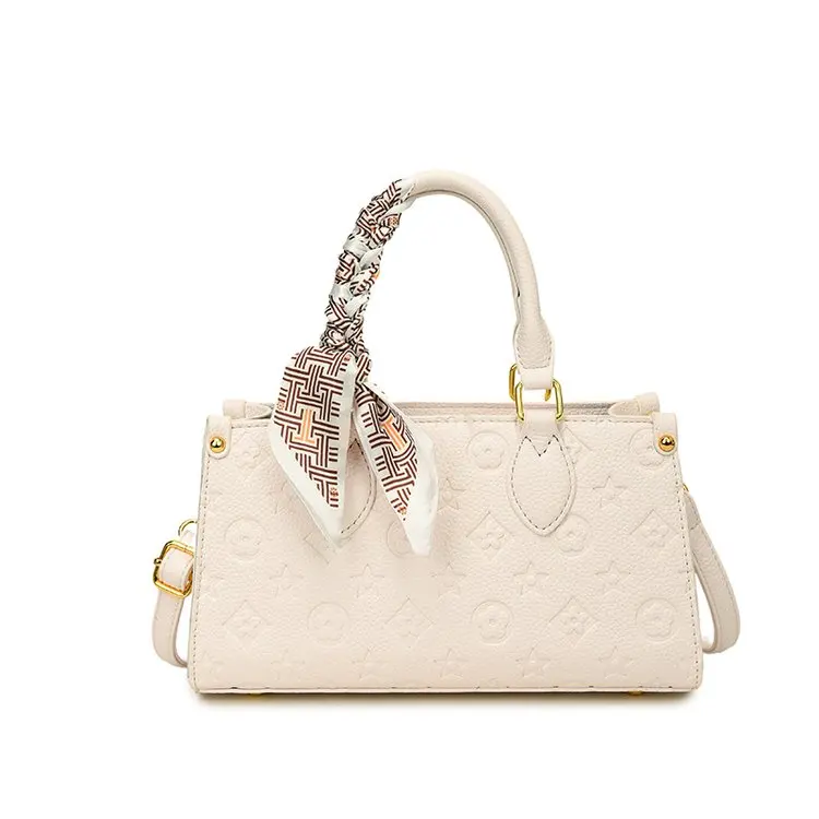 

2026 New Versatile Women Tote Bag Solid Color Trendy Large Capacity Commute Crossbody Bag