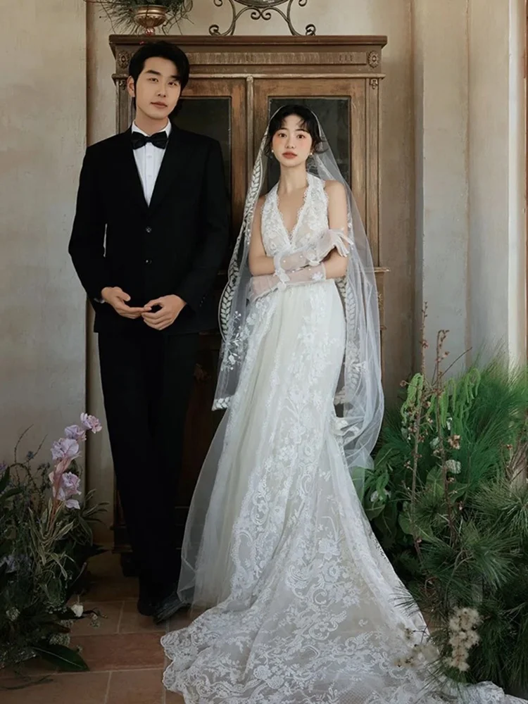 veu-de-noiva-longo-de-alta-qualidade-com-renda-e-design-floral-acorio-de-fotoia-para-noivas-material-de-tule-io