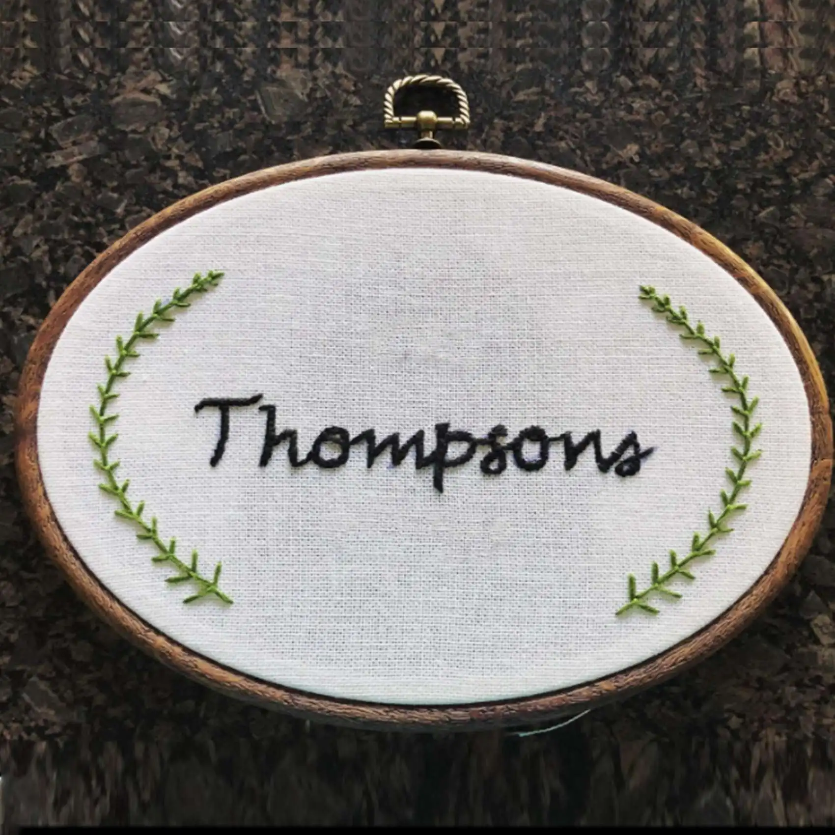 5Pcs Embroidery Hoops Imitated Wood Embroidery Circle Round Display Frame Circle for Art Craft Sewing and Hanging