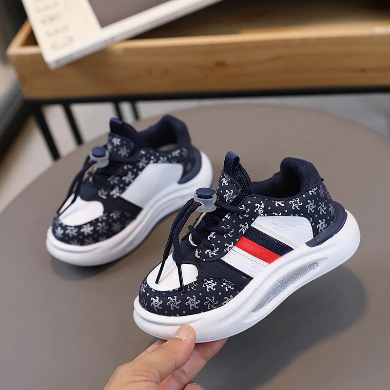 Nuove scarpe Casual per bambini scarpe da ginnastica di moda per ragazzi e ragazze scarpe sportive da corsa per bambini leggere e antiscivolo
