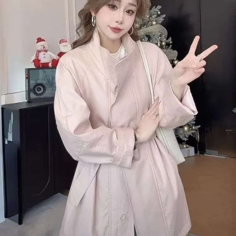 معطف واق من المطر متوسط الطول للنساء على الطراز البريطاني الجديد معطف بمزاجية للربيع والخريف سترة غير رسمية عالية الشارع 2025