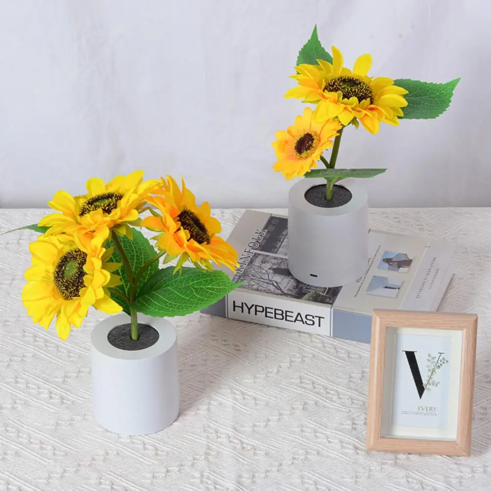 Sunflower Night Light Mini Plastic Lamp for Bedroom Bedside Table Decor Retro LED Light Gifts Small Desk Lamp White