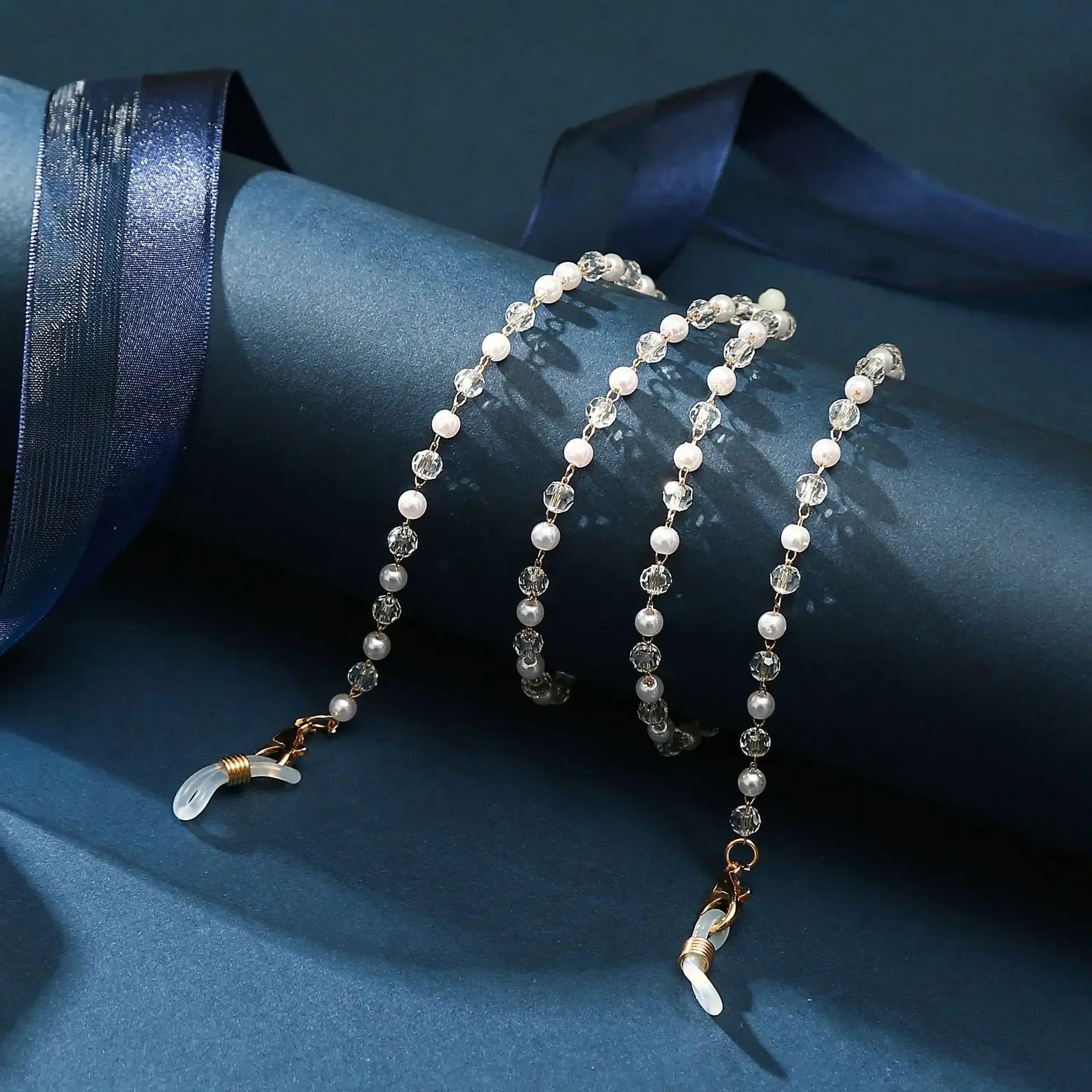 Variant: Glasses Chain 11