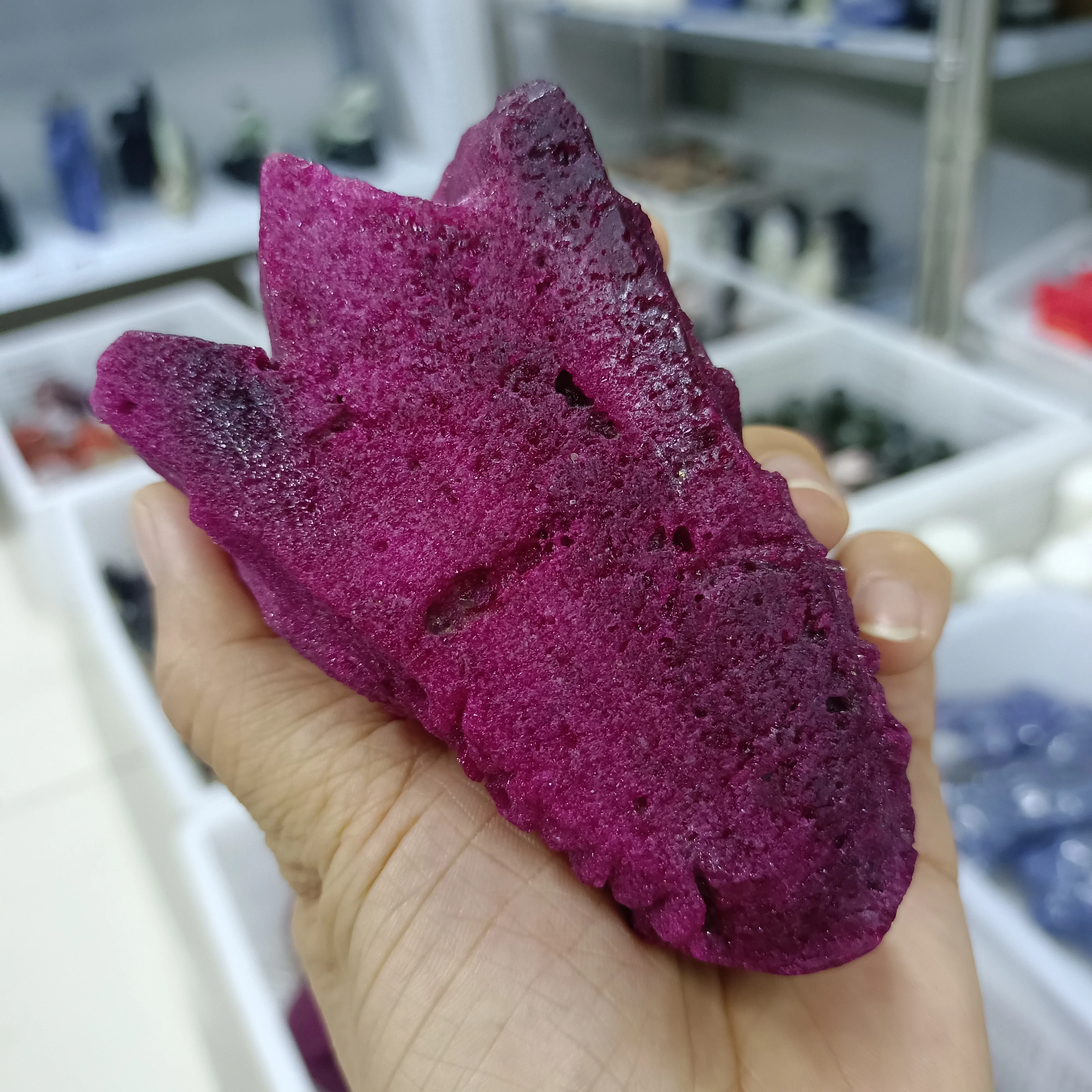 Natural Ruby Sculpted Dragon Skull Quartz Crystal Mineral Specimen, Reiki Healing Gem, Home Office Degaussing Decoration