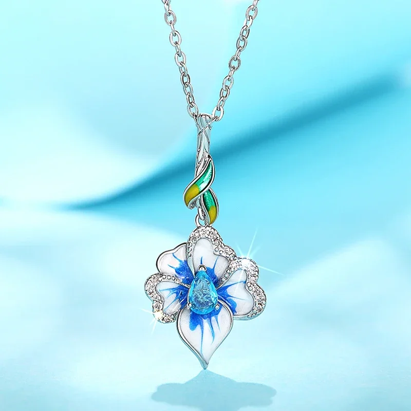 Huitan Klassische blaue Blumen-Anhänger-Halskette für Frauen, zarter, vielseitiger Party-Schmuck, elegantes Temperament, Verlobungszubehör