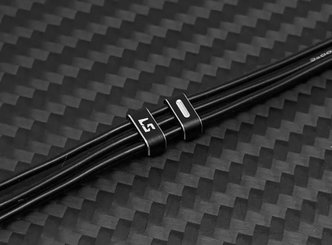 

LSD Mini RC 3-Hole Cable Clip with 26AWG Silicone Wire LS Studio