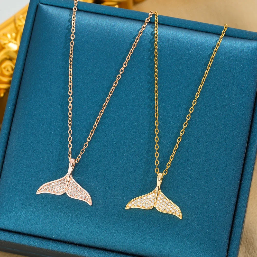 Новое колье «рыбий хвост» 2025 года с нишей и легкой роскошкой, представляет собой летний дизайн Instagram.