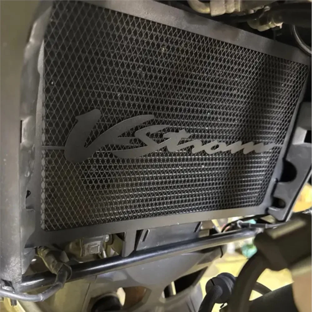 

Для SUZUKI 650 VSTROM 650XT V STROM DL 650 DL XT DL650 DR650S 2013-2023 2021 2020 Защитная крышка радиатора мотоцикла